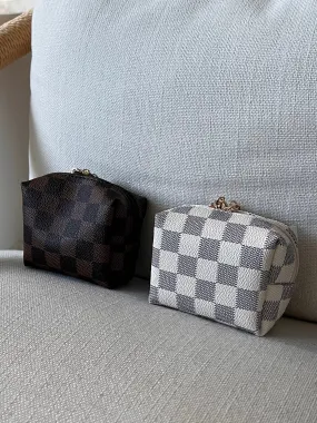 27 Small Checkered Pouch