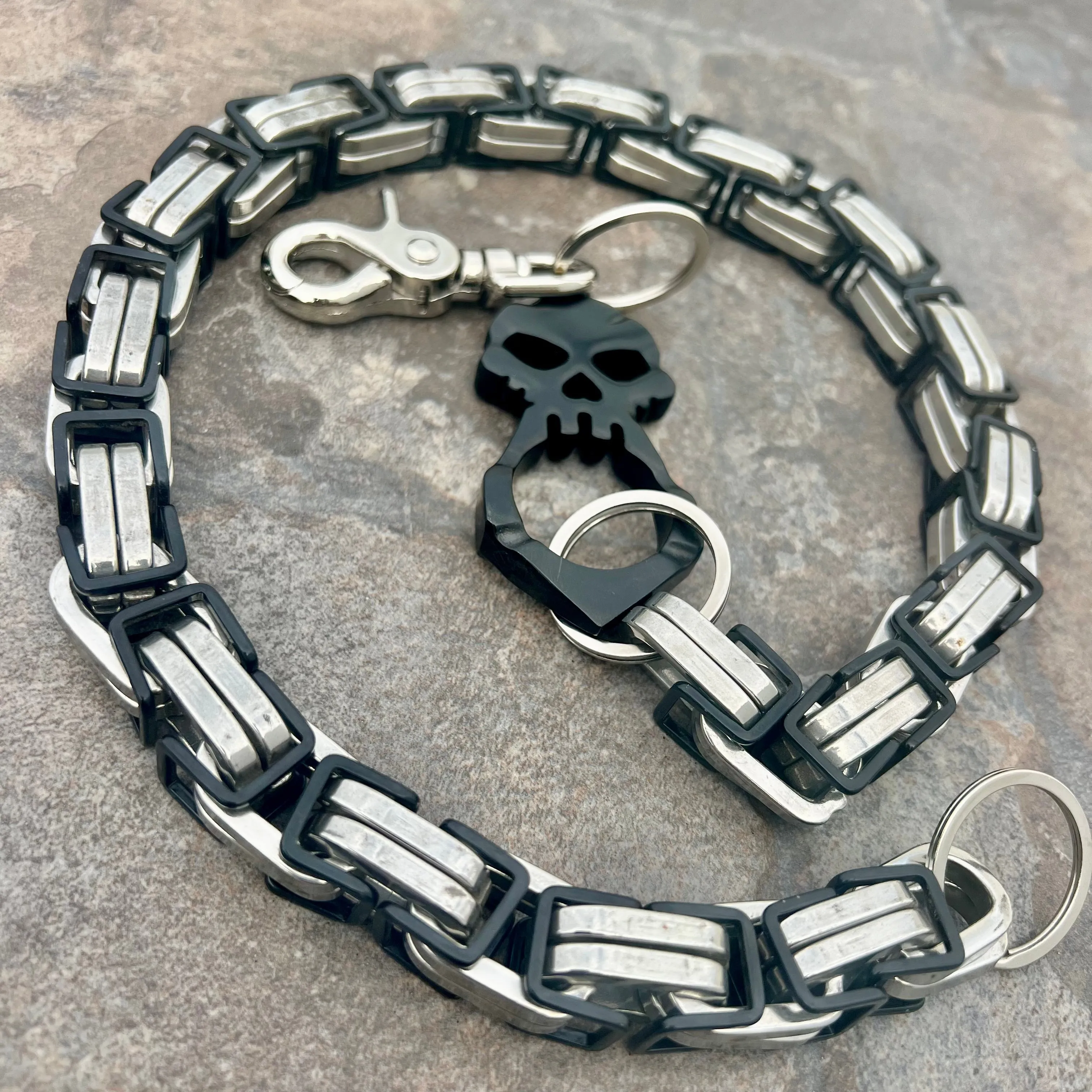 One Finger Ring Black Wallet Chain - Black & Silver Daytona CVO - WC047CVO