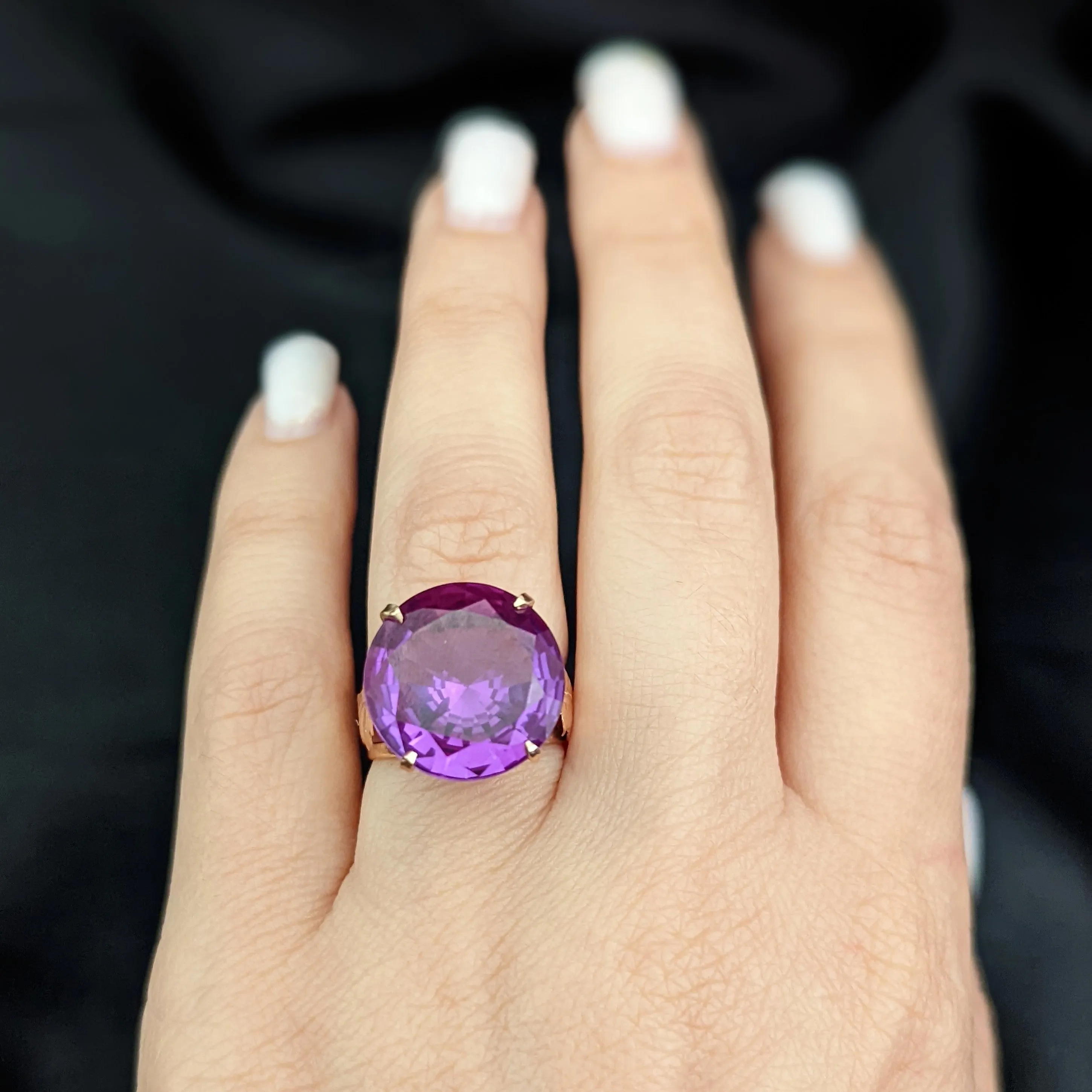 The Helena - Egyptian Lab Created Color Change Alexandrite 14k Gold Cocktail Ring 1976