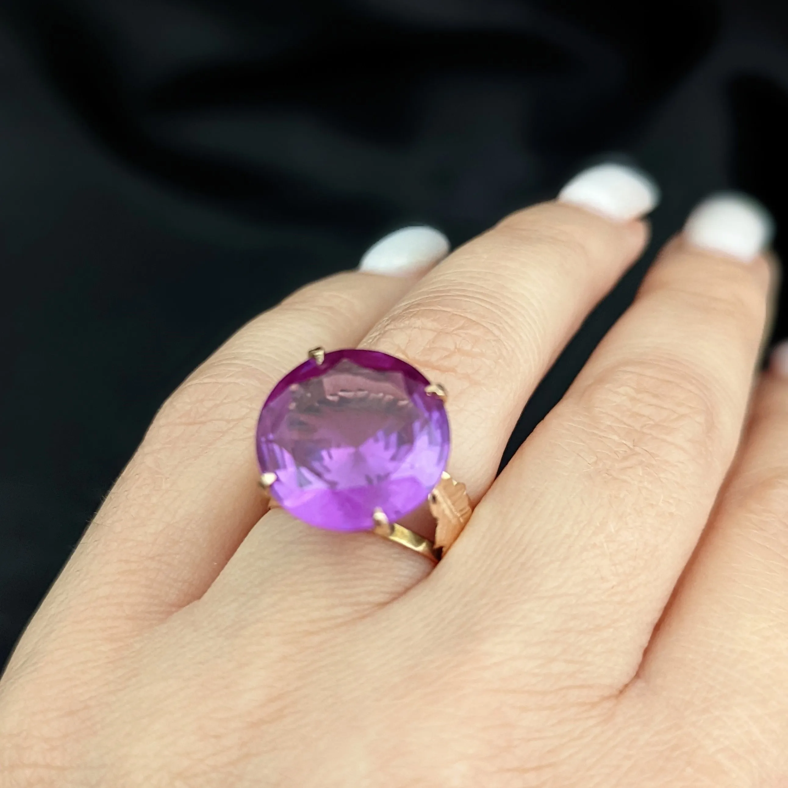 The Helena - Egyptian Lab Created Color Change Alexandrite 14k Gold Cocktail Ring 1976